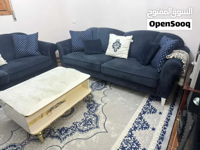 صالون تركي فاخر مريح جدا شبه جديد مع الطاولة والبساط