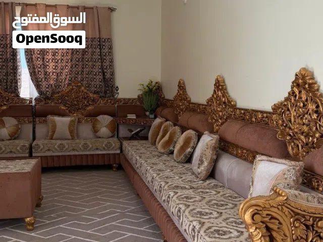 اثاث طقمين كراسي بحاله جيده