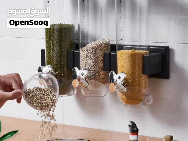 حافطة حافظه ومنظمة   بقوليات و كورن فلكس و حبوب و ارز و مكسرات من الرطوبه و الجراثيم  بغطاء محكم
