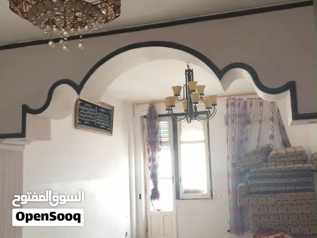 حوش للبيع شارع المعري