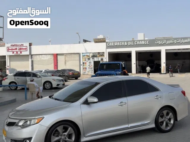 2014 تويوتا كامري SE