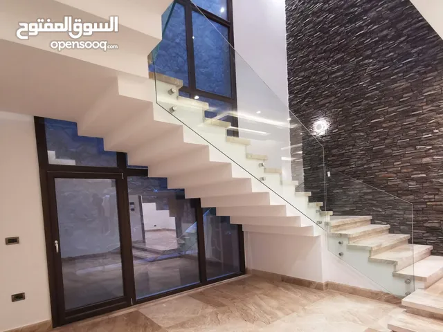 فيلا للبيع الحشان بالقرب من سوق عريطي تشطيب 5 نجوم/ موقع ممتاز بالقرب من جميع الخدمات