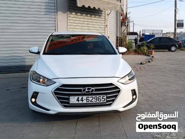 2017 هيونداي افانتي Limited