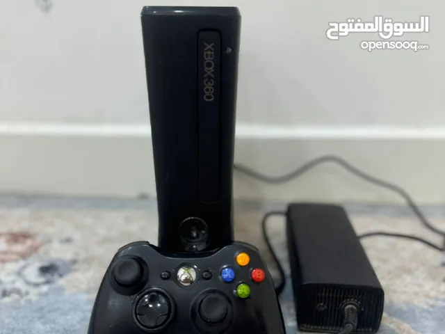 اكس بوكس360. تجي ويا اليدة مالته الاصليه وبي أكثر من 180 لعبه سعره 150 وبي مجال