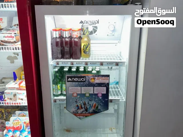عارضة او ثلاجة صغيرة