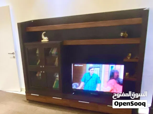طاولة تلفزيون