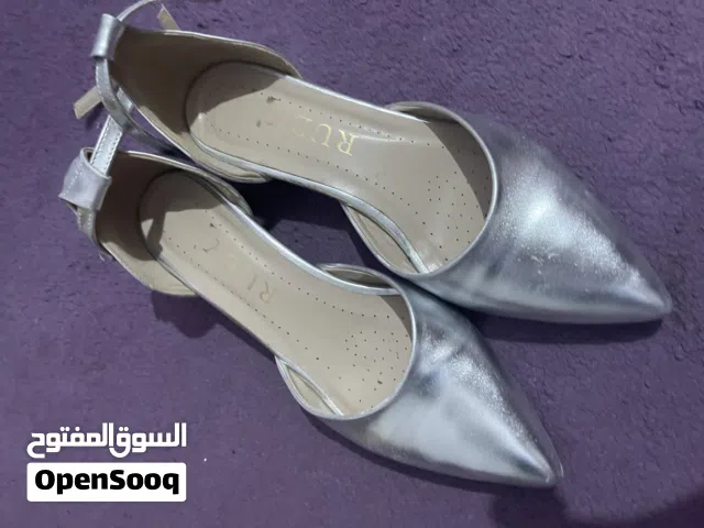كندرة بكعب للحفلات و المناسبات مقاس 40