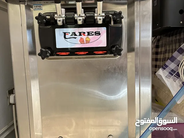 مكينة ايس كريم / سوفت سيرف ice cream - مكينه برد ايسكريم soft serve maker شبه جديده استخدام قليل