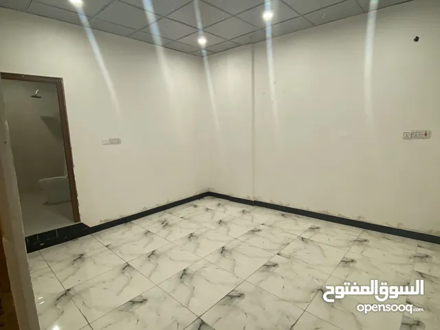 240m2 4 Bedrooms Villa for Sale in Basra Tahseneya
