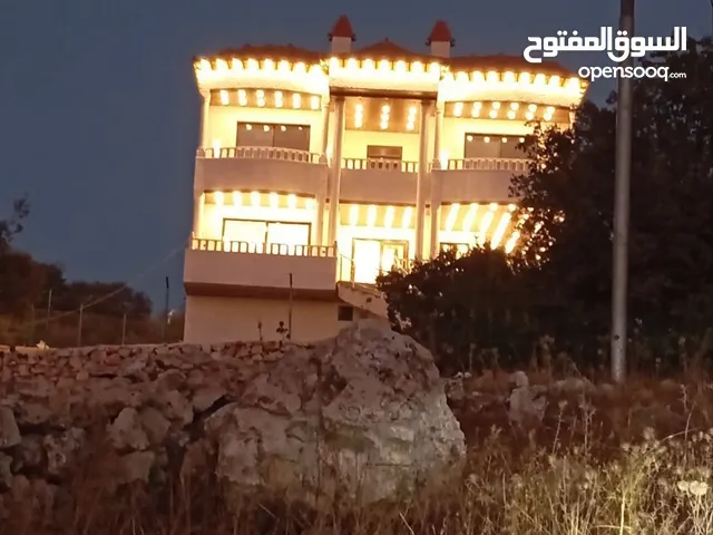 للبيع فيلا فاخرة في عجلون الاردن