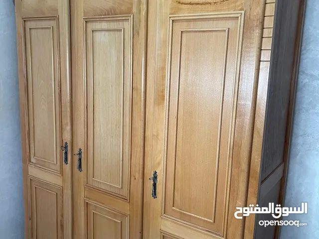 خزانة ملابس