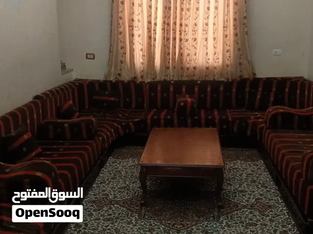 طقم 70 دينار مع السجاده والبرداي وطاولة