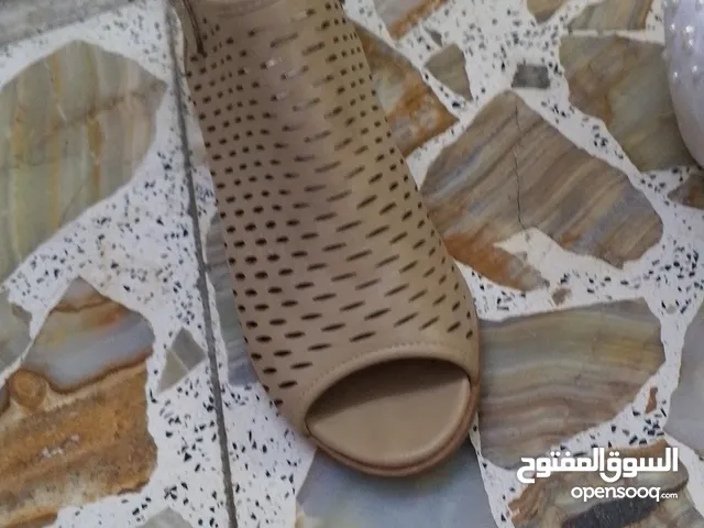 احذيه سعر الواحده 8الاف