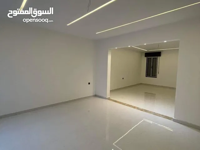 300 m2 4 Bedrooms Villa for Sale in Benghazi Venice