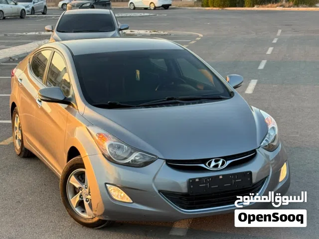 2012 هيونداي النترا SE