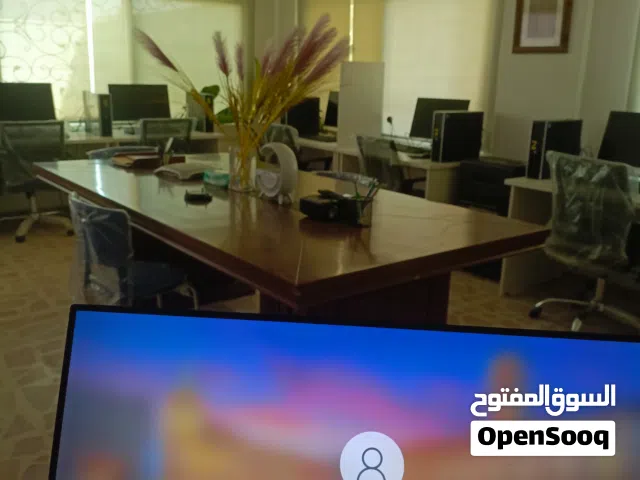 مركز  اختبارات اكاديمية وتعليم  في منطقة هادئة خلف شارع البتراء  بالقرب من كافيه درووز