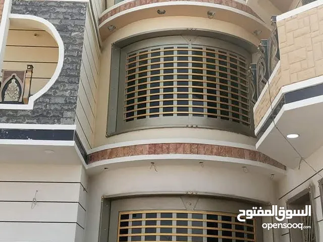 حدادة ابو حسين لعمل الابواب والشبابيك والمحجرات والسقائف شرط سرعه في العمل ونظافه وترتيب