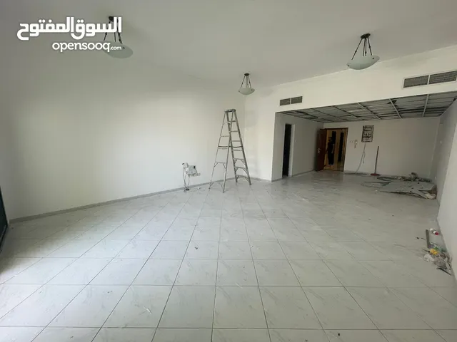3500 ft 3 Bedrooms Apartments for Rent in Sharjah Al Majaz