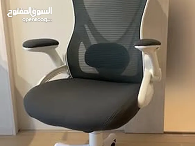 كرسي مكتب بمسند ظهر مرتفع هذا الكرسي المذهل يعّدالاختيار الأمثل من حيث الراحة في الجلوس ودعم الظهر