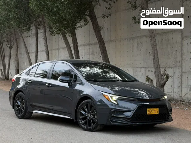 تويوتا كورولا 2023 SE معتمدة بنزين، صالون سيدان، لون أسمنتي، مرخصة، دفع كاش