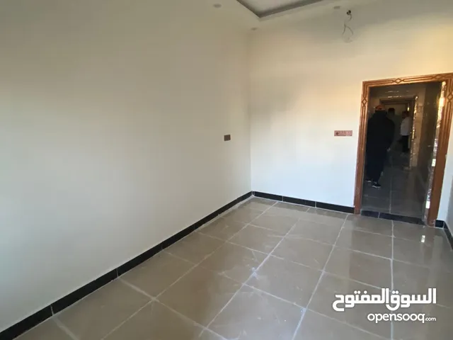 135 m2 2 Bedrooms Apartments for Rent in Basra Zubayr