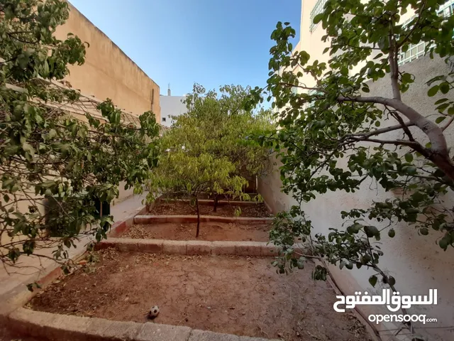 110 m2 3 Bedrooms Townhouse for Sale in Zarqa Jabal Tareq