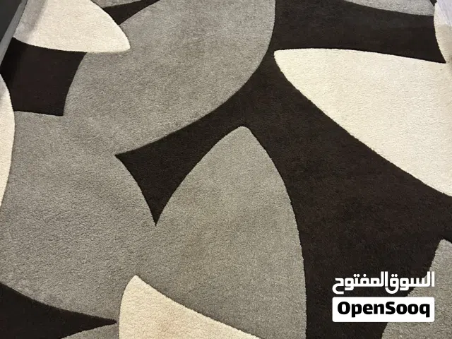 Best quality Rug originally purchased from Buckanan Furnishings for immediate sale