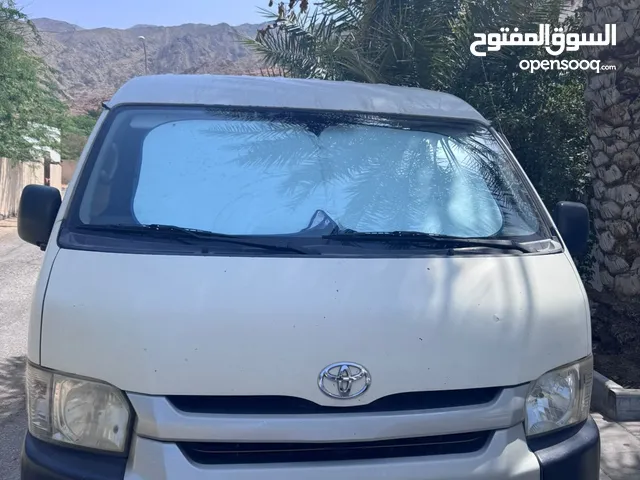 باص للنقل و التوصيل العام
