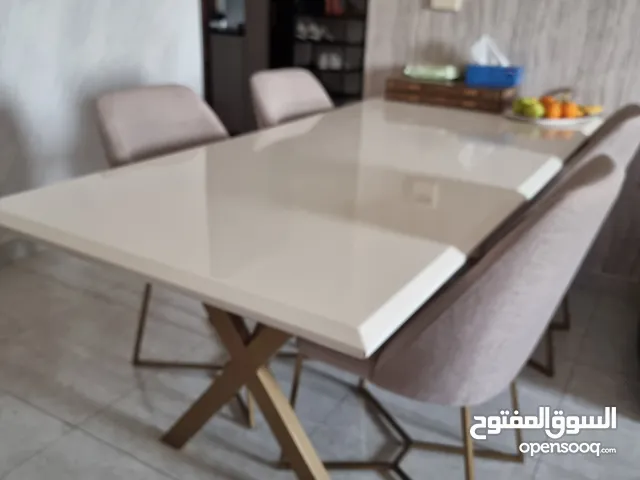 غرفة سفرة طول مترين تقريبا