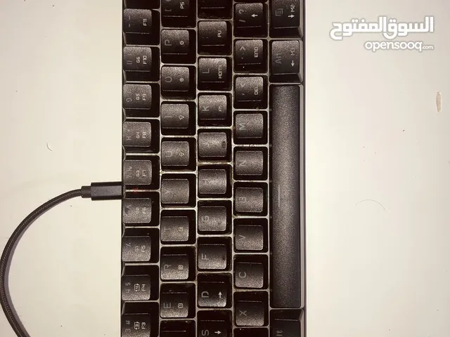 كيبورد جيمنغ للبيع بحاله ممتازه مستعمل صوت رائع وكيبورد رائع للالعاب وممتع وجيد للكتابه الوان مختلفه