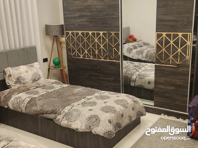 غرفه نوم شباب شبه جديده للبيع بسعر حرق