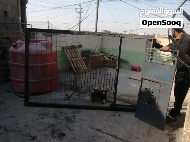 واجهيه مال حمام للبيع طول 145 والعرض مترين ونص