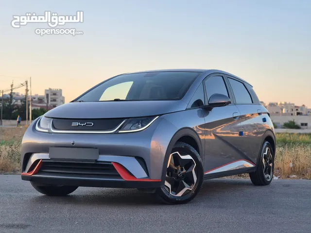fashion- موديل 2022 BYD بي واي دي دولفين لون فيراني ميتالك دهان الوكالة -5 كاميرات فل كامل