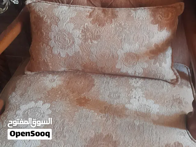 كنب امريكي للبيع مكون من 7 مقاعد