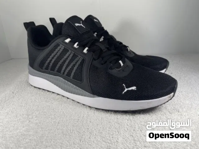 حذاء رياضي غير مستعمل مقاس 42-43