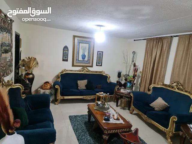 للبيع صالون مستعمل لمدة قصيرة