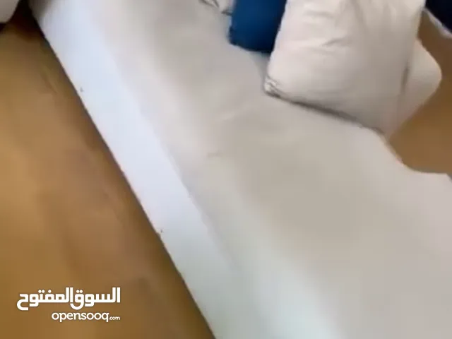 كنب مستعمل بحاله الوكاله