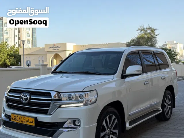 للبيع لاندكروزر المكينه الكبيره 5.7 vxr