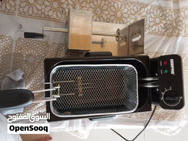 قلايه مصارعه وصانعةبطاطا الرول أو البطاط الحلزونيه