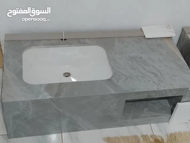 احواض غسيل اليدين بورسالين، واحواض عادية، مراحيض معلقة