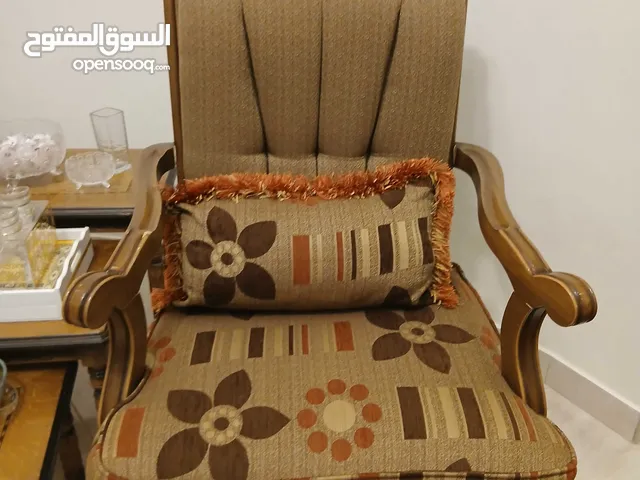 طقم كنب وطاولات