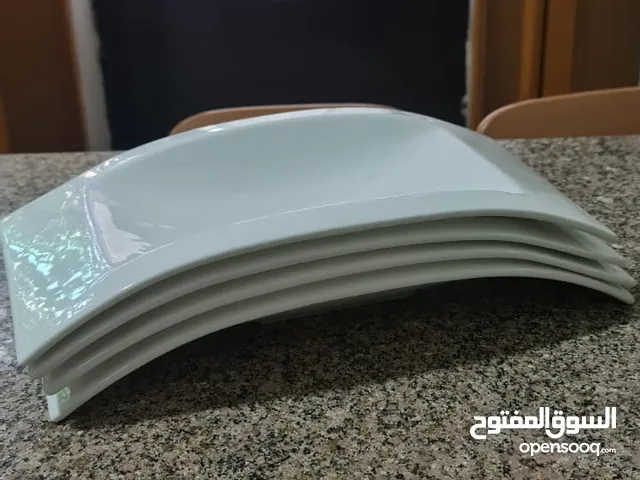 صحون عدد 4 لتقديم اشياء متنوعة قزاز