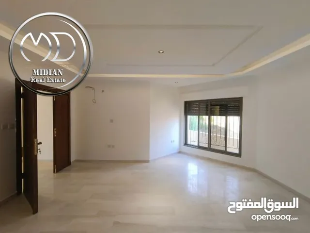 شقة فارغة للايجار عبدون مساحة 250 م طابق ثاني اطلالة جميلة جديدة لم تسكن