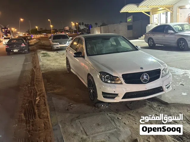 مرسيدس c300 2011 مكياج 2014 لون ابيض للبيع