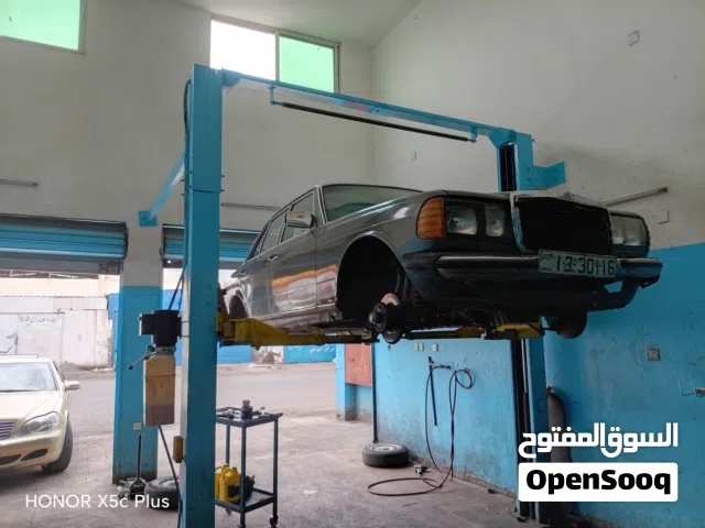 1981 Mercedes Benz E-Class E 200