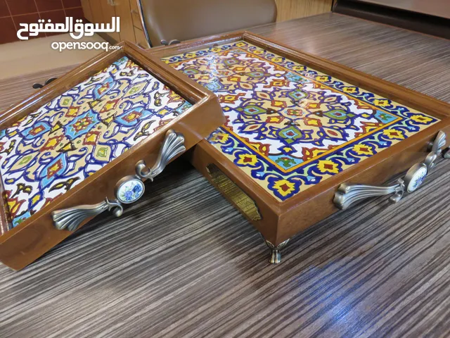 تحفة فنية يدوية فاخرة – صينية خشبية بكاشي إيراني نادر! للذوّاقين فقط