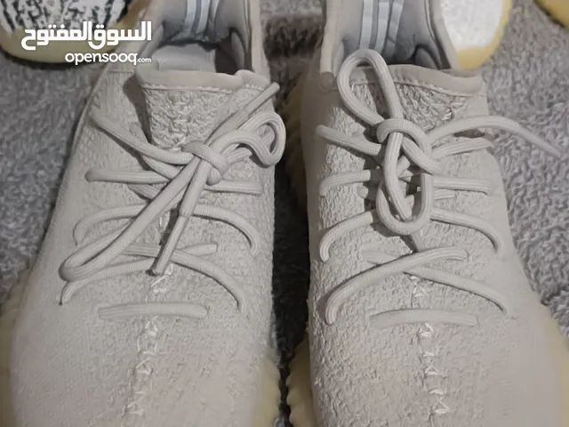 PreLoved Yeezy Shoes
