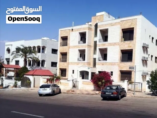 استديو مفروش للايجار الشهري عبارة غرفة نوم مع مطبخ وحمام وبلكونه في اجمل مواقع العقبة للموظفين