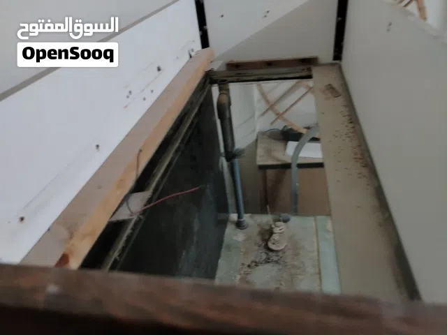 حوض سمك زينة فخم مع خزانة ألمنيوم مقاومة للرطوبة بحالة ممتازة