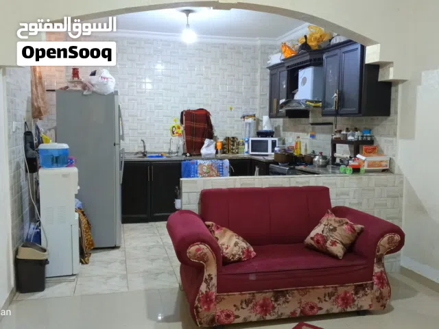 84 m2 2 Bedrooms Apartments for Sale in Zarqa Jabal Tareq